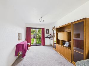 Dining Room- click for photo gallery